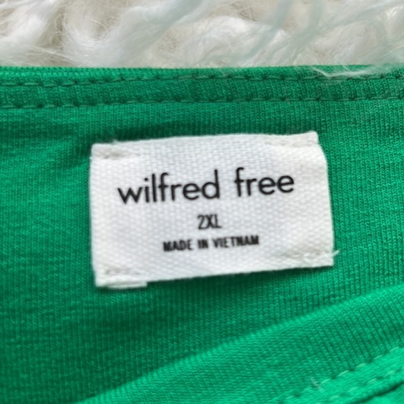 Aritzia crop top size 2XL - Picture 2 of 4